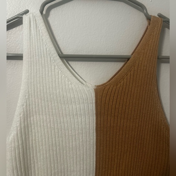 Two-Tone Ribbed Women’s Top - Picture 2 of 4